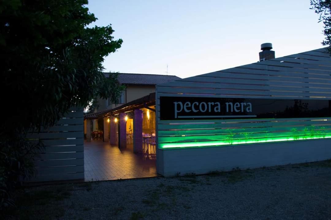 Country-House Pecora Nera ξενώνας Mosciano SantʼAngelo Εξωτερικό φωτογραφία